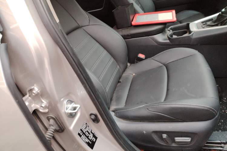 Used Toyota Wildlander 2023 2.0L CVT Two-Wheel Drive Luxury PLUS Edition Right Front Seat