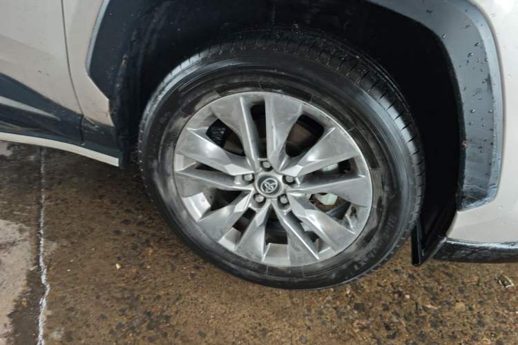Used Toyota Wildlander 2023 2.0L CVT Two-Wheel Drive Leading Edition Right Front Wheel Hub