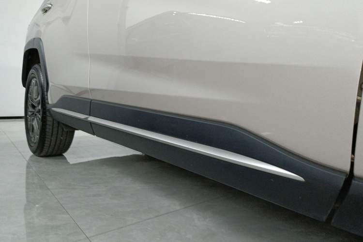 Used Toyota Wildlander 2023 Dual-Motor 2.5L E-CVT Four-Wheel Drive Prestige Edition Right Side Sill