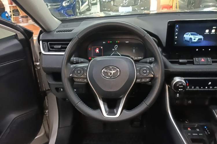 Used Toyota Wildlander 2023 Dual-Motor 2.5L E-CVT Two-Wheel Drive Luxury PLUS Edition Steering Wheel