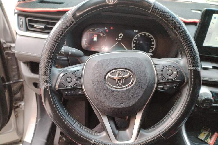 Used Toyota Wildlander 2023 2.0L CVT Two-Wheel Drive Luxury PLUS Edition Steering Wheel