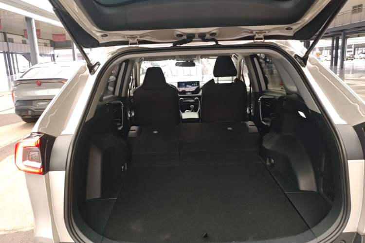 Used Toyota Wildlander 2023 2.0L CVT Two-Wheel Drive Leading Edition Trunk