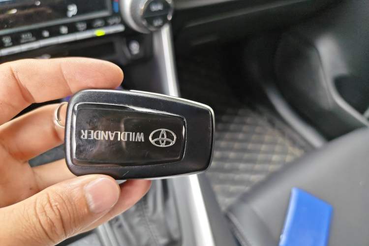 Used Toyota Wildlander 2023 2.0L CVT Two-Wheel Drive Luxury PLUS Edition Vehicle Key