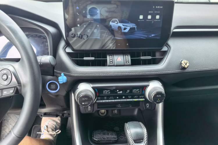 Used Toyota Wildlander 2023 2.0L CVT Two-Wheel Drive Luxury PLUS Edition Audio And AC Panel