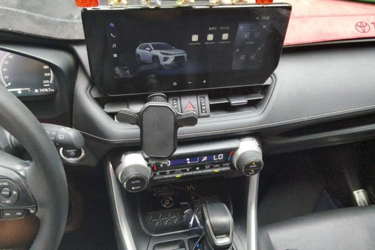 Used Toyota Wildlander 2023 Dual-Motor 2.5L E-CVT Two-Wheel Drive Luxury PLUS Edition Audio And AC Panel