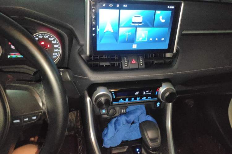 Used Toyota Wildlander 2023 2.0L CVT Two-Wheel Drive Leading Edition Audio And AC Panel
