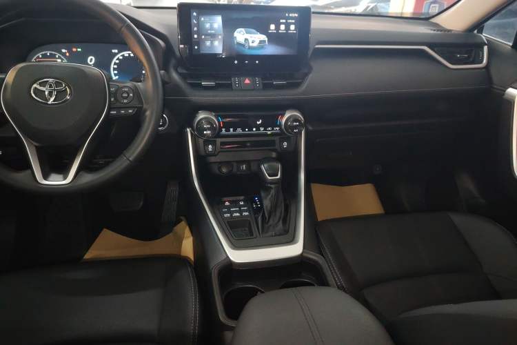 Used Toyota Wildlander 2023 2.0L CVT Four-Wheel Drive Luxury PLUS Edition Audio And AC Panel