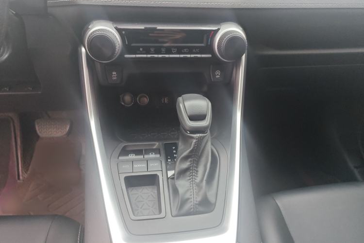 Used Toyota Wildlander 2023 2.0L CVT Two-Wheel Drive Leading Edition Audio And AC Panel
