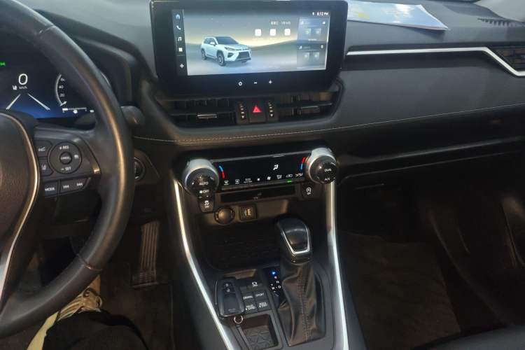 Used Toyota Wildlander 2023 2.0L CVT Four-Wheel Drive Luxury PLUS Edition Audio And AC Panel