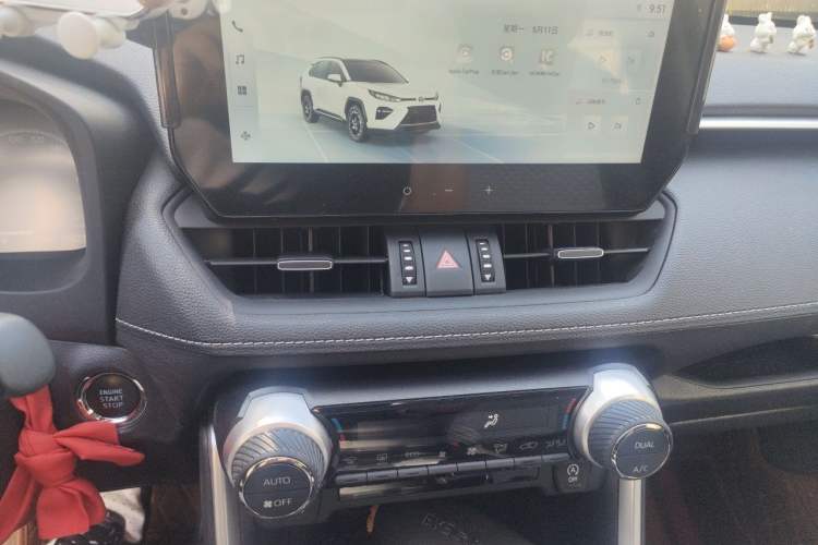 Used Toyota Wildlander 2023 2.0L CVT Two-Wheel Drive Luxury PLUS Edition Audio And AC Panel