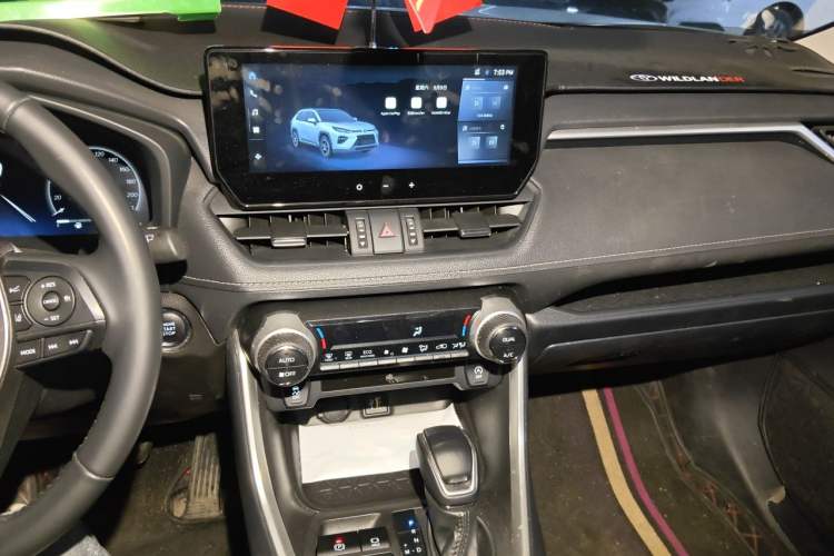 Used Toyota Wildlander 2023 2.0L CVT Two-Wheel Drive Luxury PLUS Edition Audio And AC Panel
