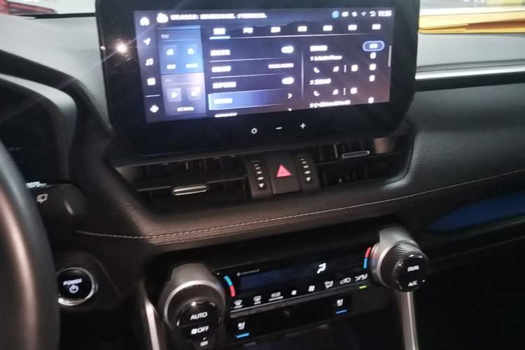 Used Toyota Wildlander 2023 Dual-Motor 2.5L E-CVT Four-Wheel Drive Prestige Edition Audio And AC Panel