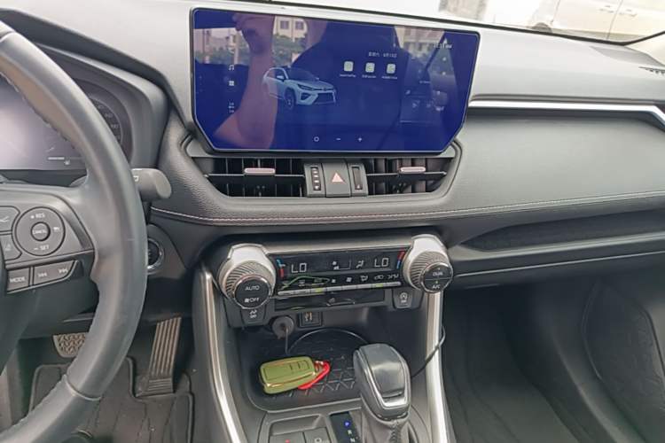 Used Toyota Wildlander 2023 2.0L CVT Four-Wheel Drive Luxury PLUS Edition Audio And AC Panel
