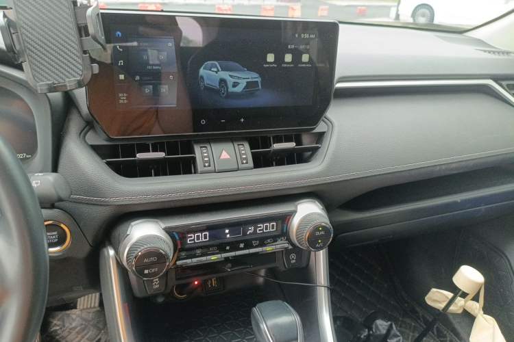 Used Toyota Wildlander 2023 2.0L CVT Two-Wheel Drive Luxury PLUS Edition Audio And AC Panel