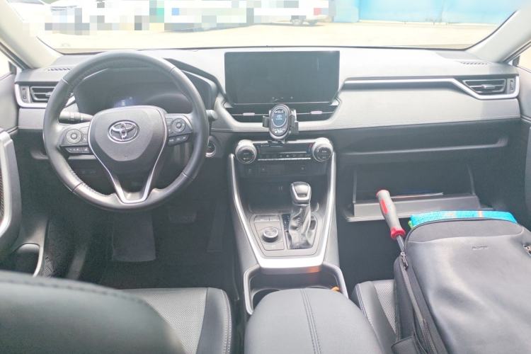 Used Toyota Wildlander 2023 Dual-Motor 2.5L E-CVT Four-Wheel Drive Prestige Edition Center Console