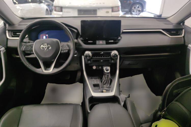 Used Toyota Wildlander 2023 2.0L CVT Four-Wheel Drive Luxury PLUS Edition Center Console