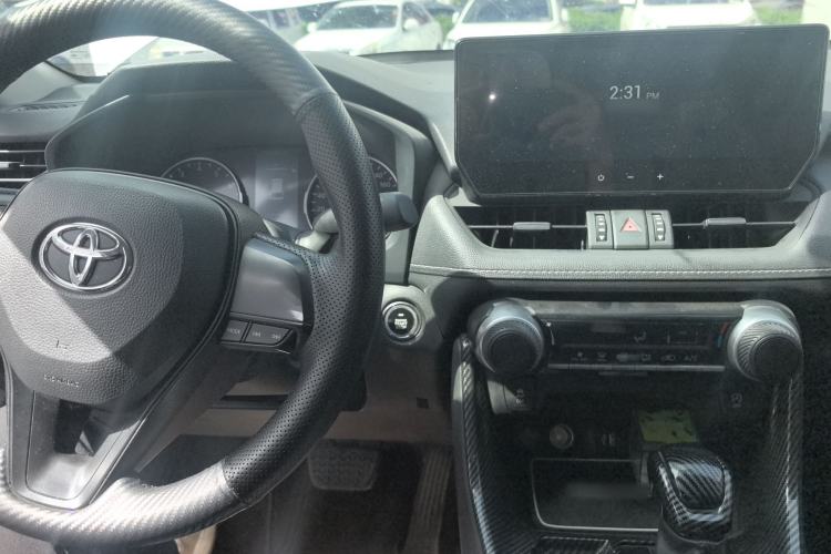 Used Toyota Wildlander 2023 2.0L CVT Two-Wheel Drive Leading Edition Center Console