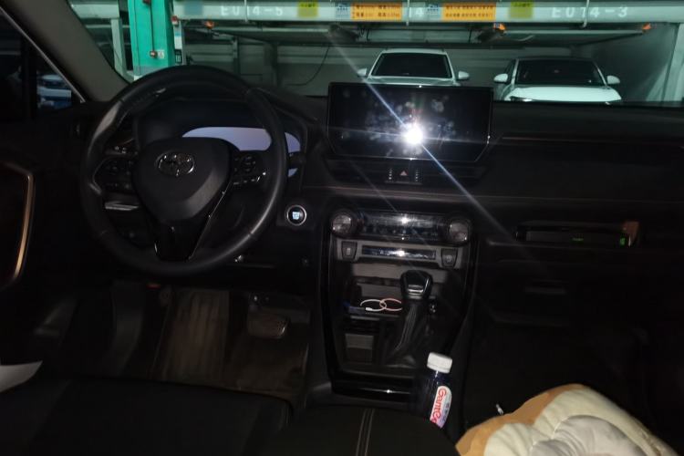 Used Toyota Wildlander 2023 2.0L CVT Two-Wheel Drive Luxury PLUS Edition Center Console