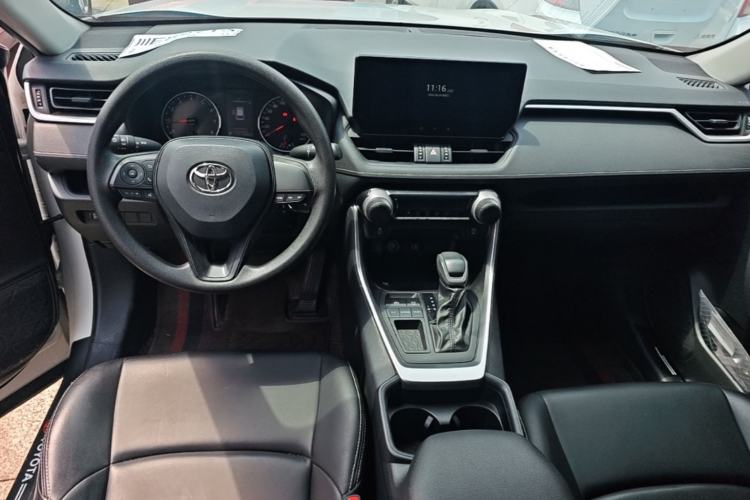 Used Toyota Wildlander 2023 2.0L CVT Two-Wheel Drive Leading Edition Center Console