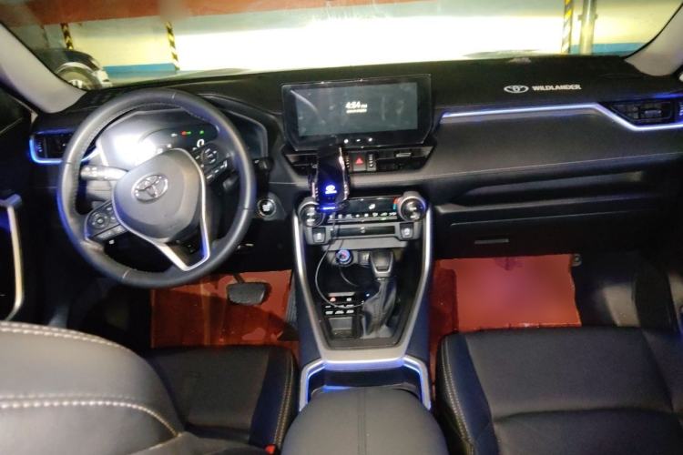 Used Toyota Wildlander 2023 2.0L CVT Four-Wheel Drive Luxury PLUS Edition Center Console