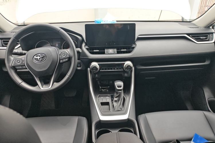 Used Toyota Wildlander 2023 2.0L CVT Two-Wheel Drive Leading Edition Center Console