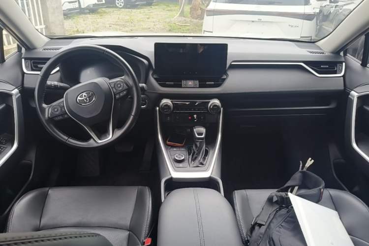 Used Toyota Wildlander 2023 Dual-Motor 2.5L E-CVT Four-Wheel Drive Prestige Edition Center Console