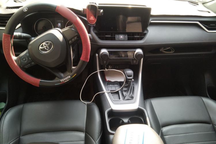 Used Toyota Wildlander 2023 2.0L CVT Two-Wheel Drive Leading Edition Center Console