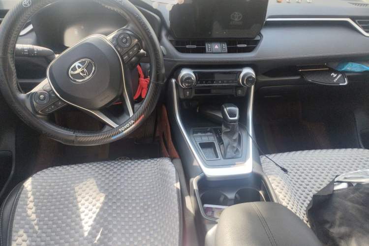 Used Toyota Wildlander 2023 2.0L CVT Two-Wheel Drive Luxury PLUS Edition Center Console