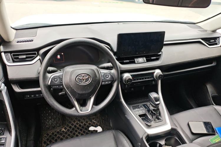 Used Toyota Wildlander 2023 2.0L CVT Two-Wheel Drive Luxury PLUS Edition Center Console