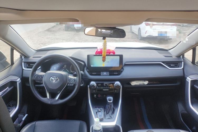 Used Toyota Wildlander 2023 2.0L CVT Two-Wheel Drive Luxury PLUS Edition Center Console