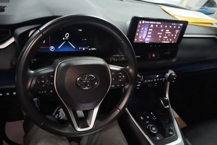 Used Toyota Wildlander 2023 Dual-Motor 2.5L E-CVT Four-Wheel Drive Prestige Edition Center Console