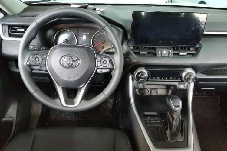 Used Toyota Wildlander 2023 2.0L CVT Two-Wheel Drive Urban Edition Center Console
