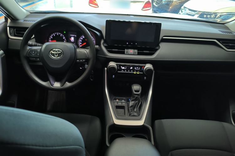 Used Toyota Wildlander 2023 2.0L CVT Two-Wheel Drive Leading Edition Center Console