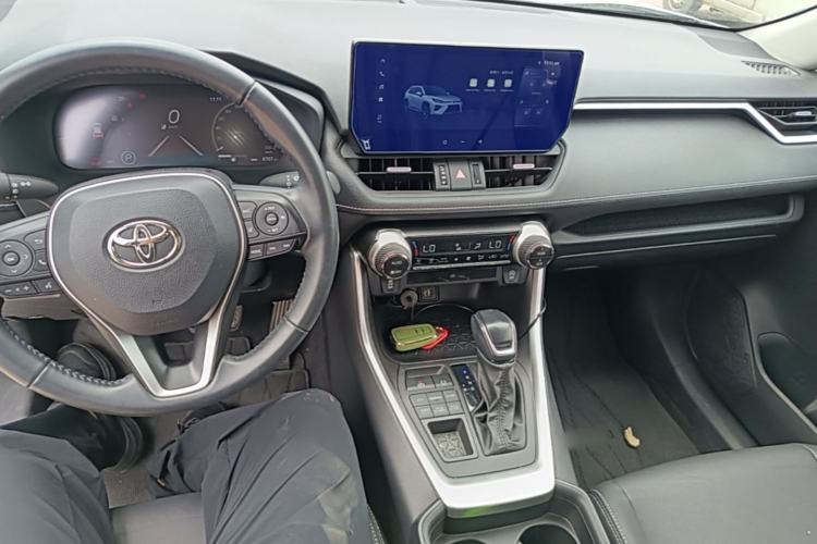 Used Toyota Wildlander 2023 2.0L CVT Four-Wheel Drive Luxury PLUS Edition Center Console