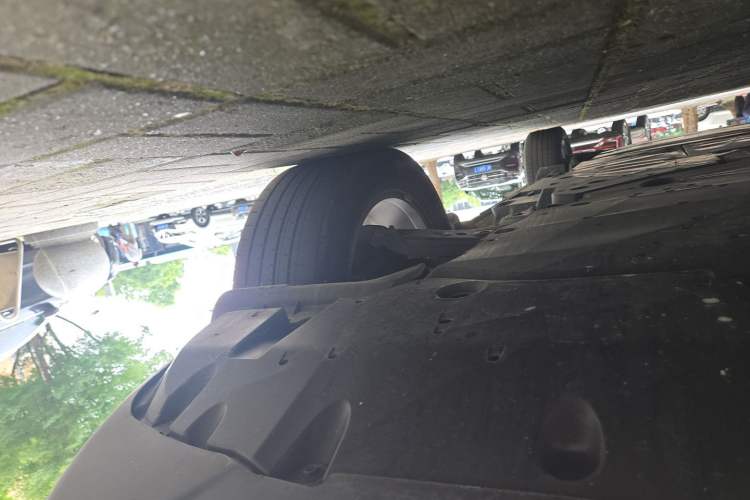 Used Toyota Wildlander 2023 Dual-Engine 2.5L E-CVT Two-Wheel Drive Urban Edition Chassis Front Left