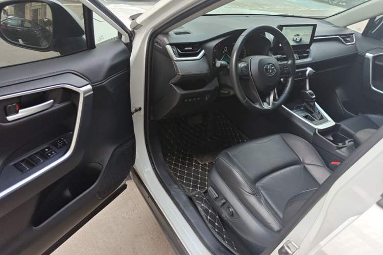 Used Toyota Wildlander 2023 2.0L CVT Four-Wheel Drive Luxury PLUS Edition Driver Seat