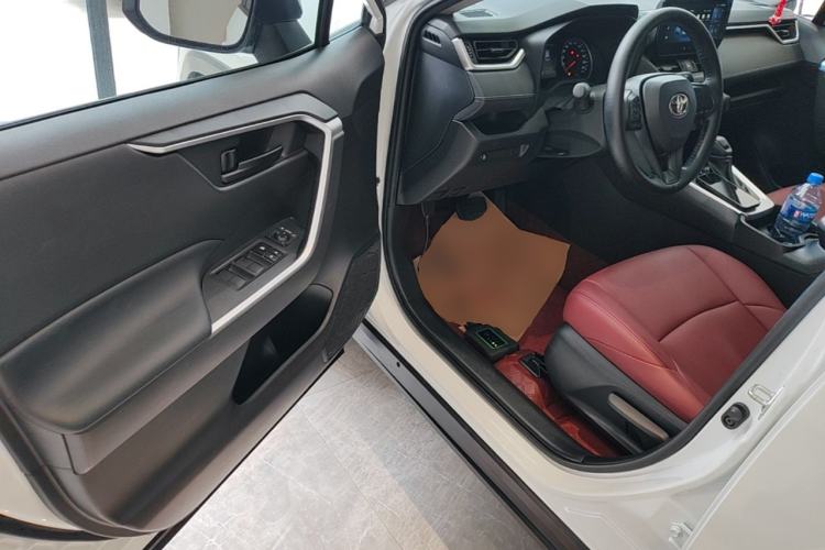 Used Toyota Wildlander 2023 2.0L CVT Two-Wheel Drive Leading Edition Driver Seat