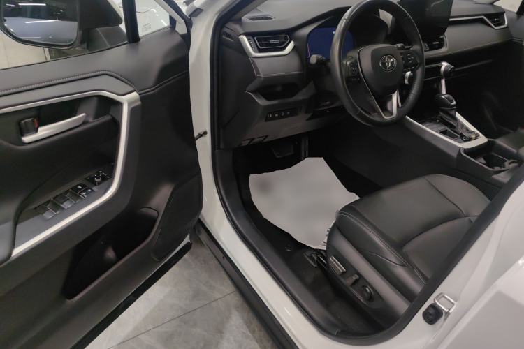 Used Toyota Wildlander 2023 2.0L CVT Four-Wheel Drive Luxury PLUS Edition Driver Seat