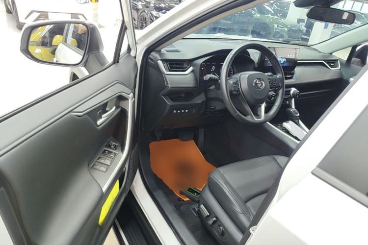 Used Toyota Wildlander 2023 2.0L CVT Four-Wheel Drive Luxury PLUS Edition Driver Seat