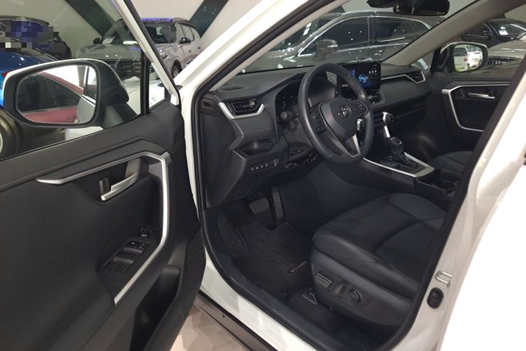 Used Toyota Wildlander 2023 2.0L CVT Four-Wheel Drive Luxury PLUS Edition Driver Seat