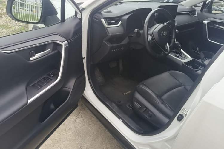 Used Toyota Wildlander 2023 Dual-Motor 2.5L E-CVT Four-Wheel Drive Prestige Edition Driver Seat