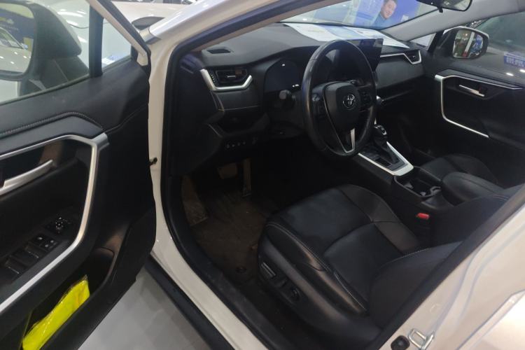 Used Toyota Wildlander 2023 2.0L CVT Four-Wheel Drive Luxury PLUS Edition Driver Seat
