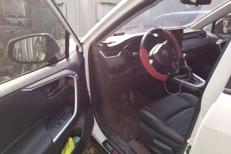 Used Toyota Wildlander 2023 2.0L CVT Two-Wheel Drive Leading Edition Driver Seat