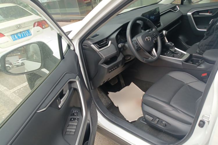 Used Toyota Wildlander 2023 2.0L CVT Four-Wheel Drive Luxury PLUS Edition Driver Seat