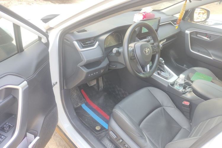 Used Toyota Wildlander 2023 2.0L CVT Two-Wheel Drive Luxury PLUS Edition Driver Seat