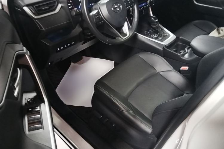 Used Toyota Wildlander 2023 Dual-Motor 2.5L E-CVT Four-Wheel Drive Prestige Edition Driver Seat