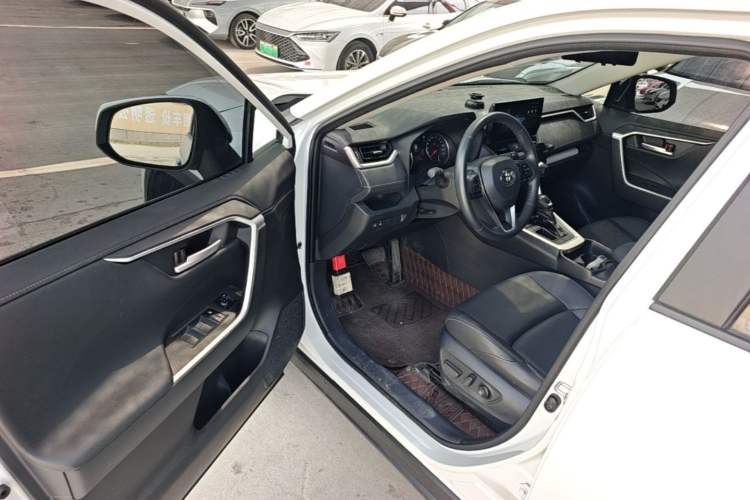 Used Toyota Wildlander 2023 2.0L CVT Two-Wheel Drive Urban Edition Driver Seat