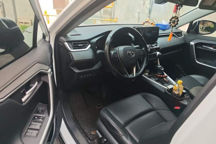 Used Toyota Wildlander 2023 2.0L CVT Two-Wheel Drive Luxury PLUS Edition Driver Seat