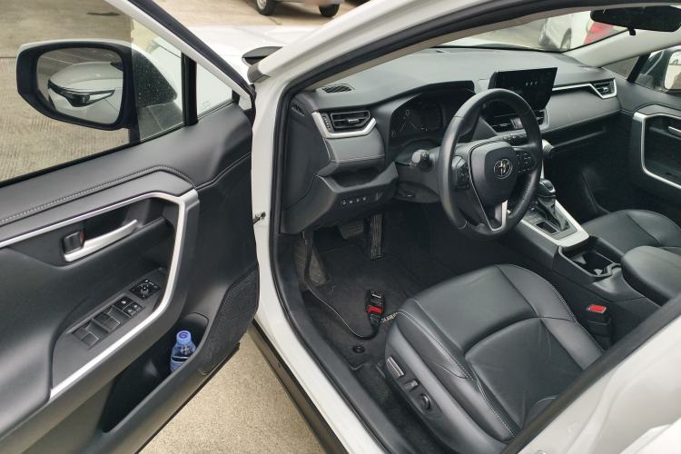 Used Toyota Wildlander 2023 2.0L CVT Four-Wheel Drive Luxury PLUS Edition Driver Seat