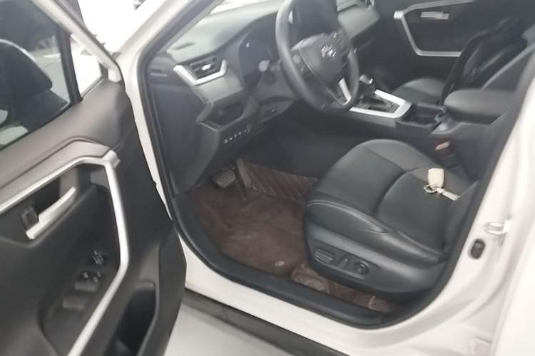 Used Toyota Wildlander 2023 2.0L CVT Two-Wheel Drive Luxury PLUS Edition Driver Seat